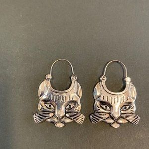 Silver Plated Earrings with Fun Kitty Cat Face 27811